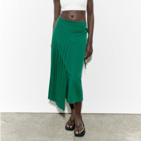 Zara Skirts Nwt Zara Belted Pleated Skirt Limited Edition Green
